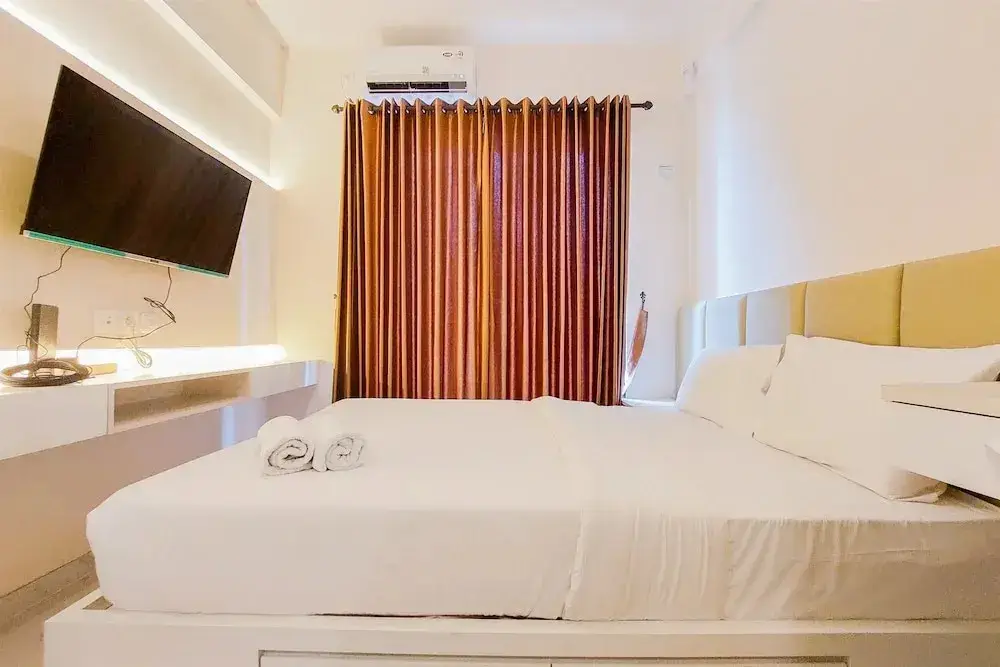 Legok: Comfy And Fancy Studio Apartment At Sky House Bsd