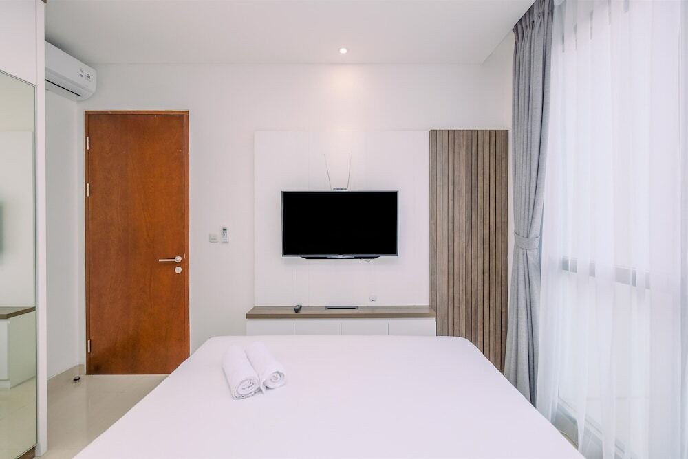 Stunning And Cozy 1Br Apartment At Ciputra World 2 — фото 1