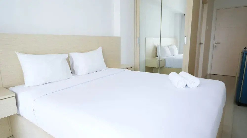 Сурабая: Good Studio Connected To Mall At Orchard Supermall Mansion Apartment