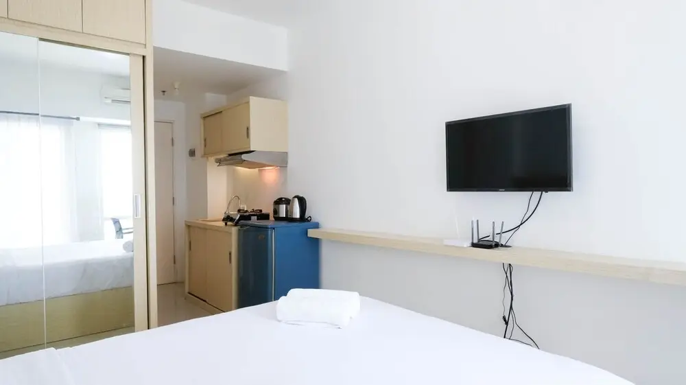 Сурабая: Good Studio Connected To Mall At Orchard Supermall Mansion Apartment
