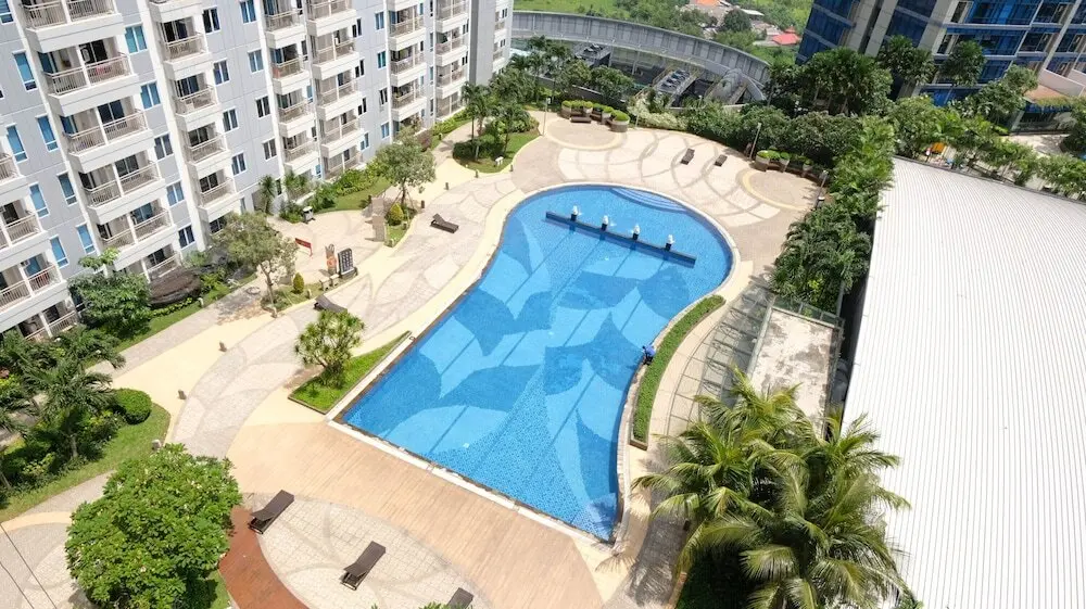 Сурабая: Good Studio Connected To Mall At Orchard Supermall Mansion Apartment