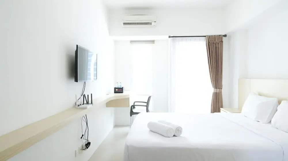Сурабая: Good Studio Connected To Mall At Orchard Supermall Mansion Apartment