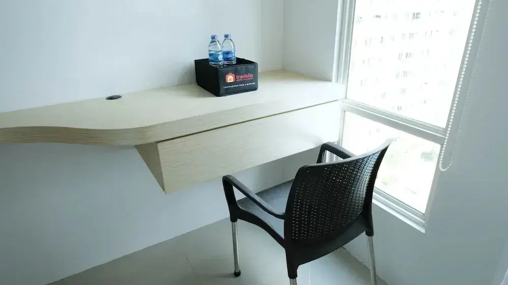 Сурабая: Good Studio Connected To Mall At Orchard Supermall Mansion Apartment