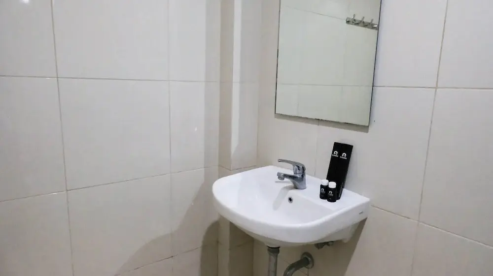 Сурабая: Good Studio Connected To Mall At Orchard Supermall Mansion Apartment
