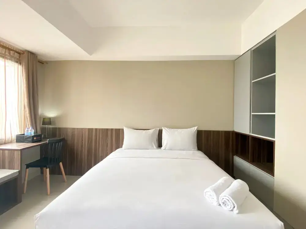Бекаси: Well Furnished And Cozy Studio At Gateway Park Lrt City Bekasi Apartment