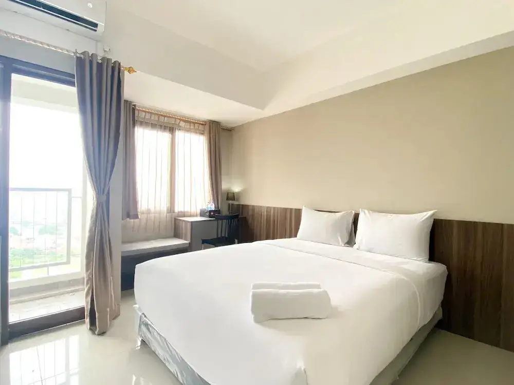 Бекаси: Well Furnished And Cozy Studio At Gateway Park Lrt City Bekasi Apartment