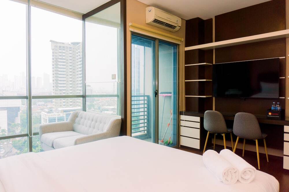 Джакарта: Homey And Minimalist Studio Room At Gp Plaza Apartment