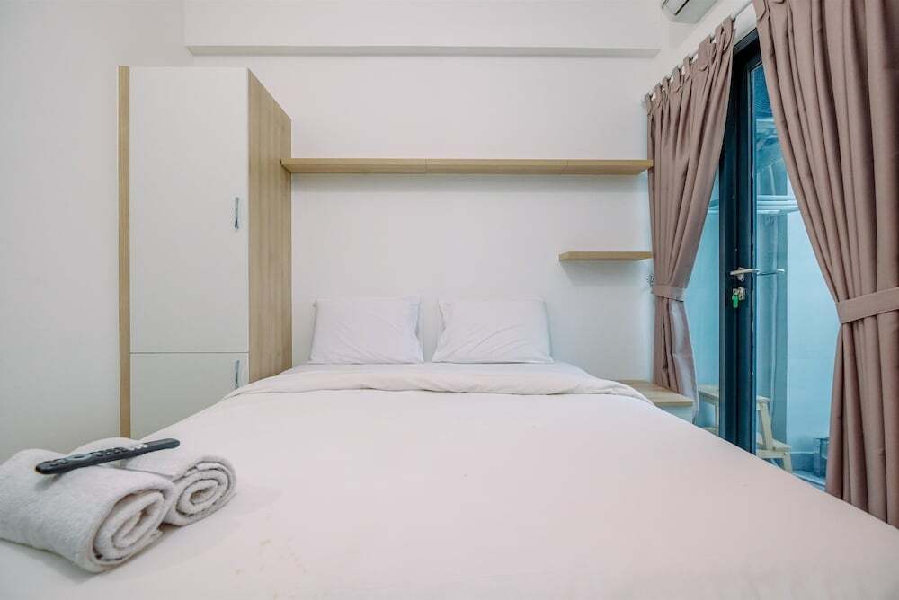 Бекаси: Warm And Comfort Studio Room At Sayana Bekasi Apartment