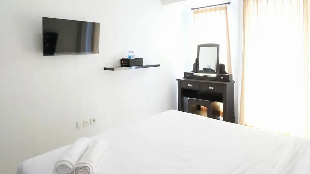 Сурабая: Comfy And Modern Studio (No Kitchen) At Orchard Supermall Mansion Apartment