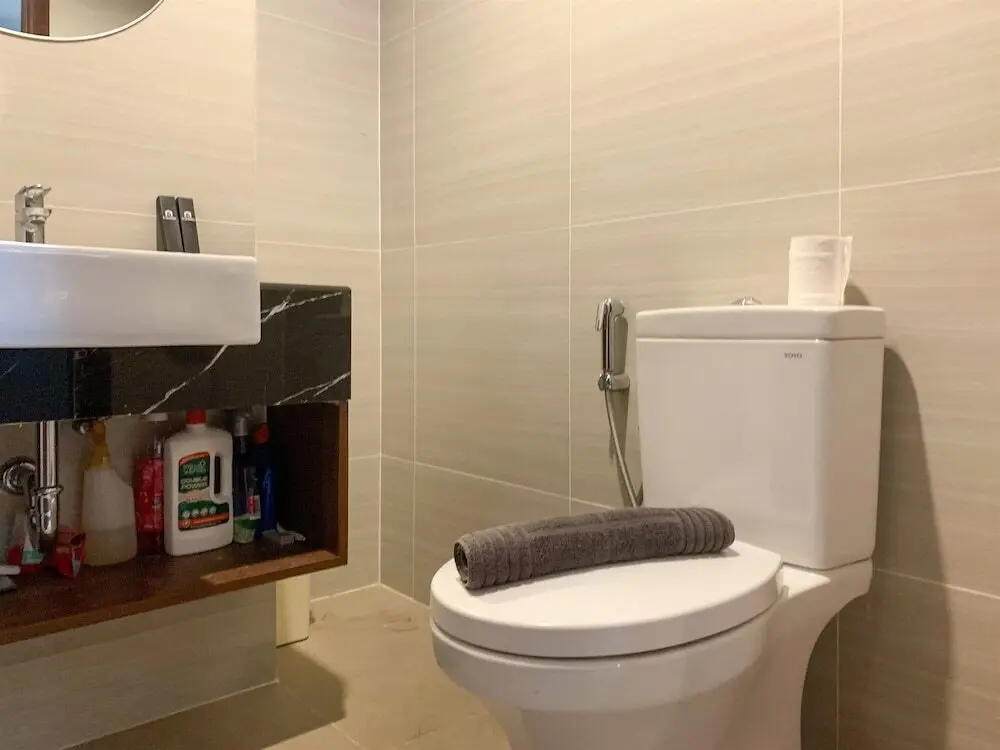 Джакарта: Modern And Comfort Design Studio Room At West Vista Apartment