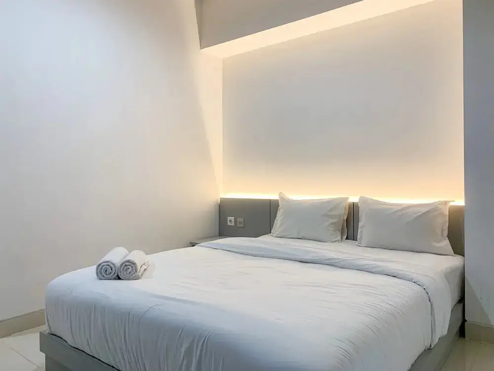 Джакарта: Modern And Comfort Design Studio Room At West Vista Apartment