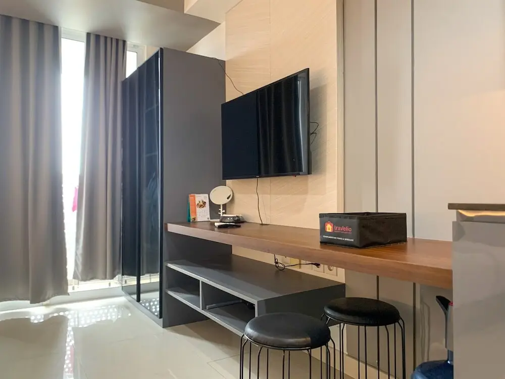 Джакарта: Modern And Comfort Design Studio Room At West Vista Apartment