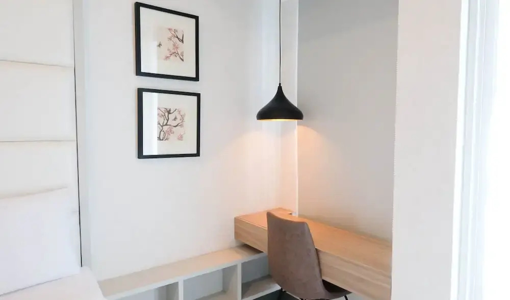 Сурабая: Cozy Livng Studio Connected With Mall At Supermall Mansion Apartment