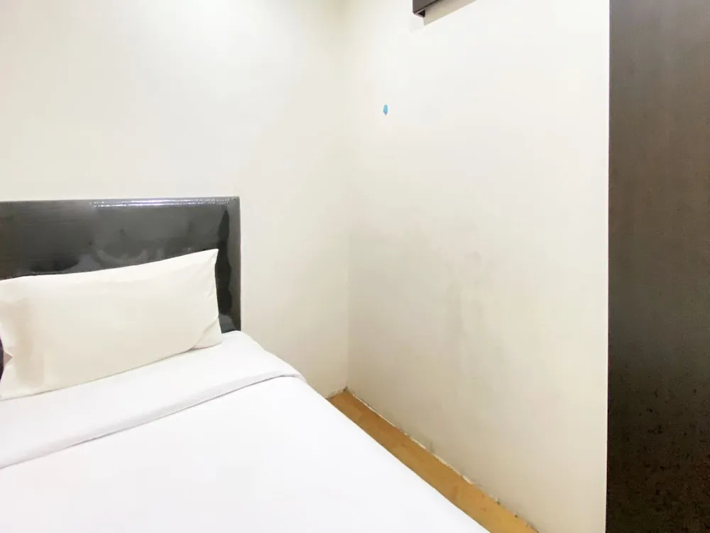 Бандунг: Minimalist Designed 2Br At Grand Asia Afrika Apartment