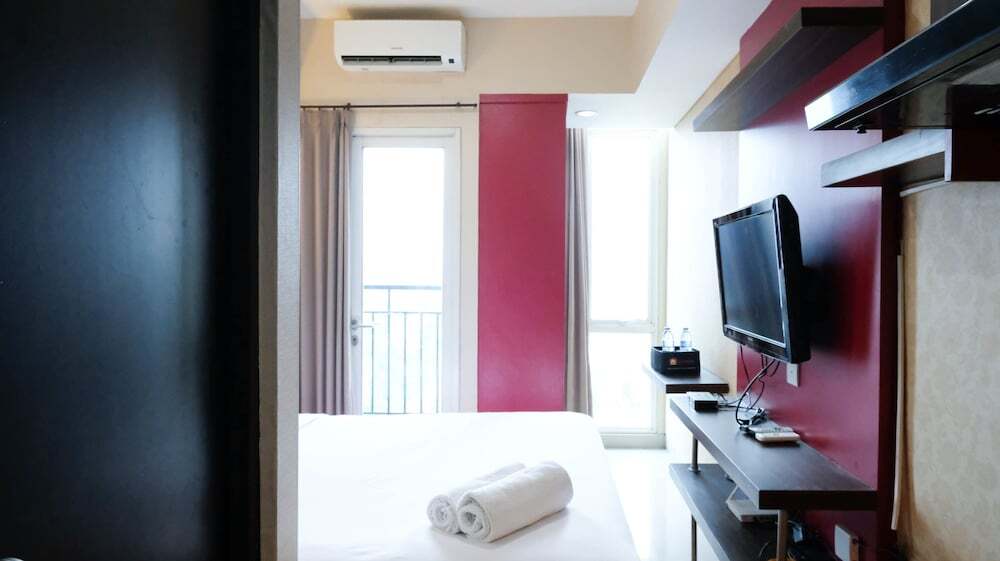 Сурабая: Strategic And Cozy Living Studio At Tamansari Papilio Apartment