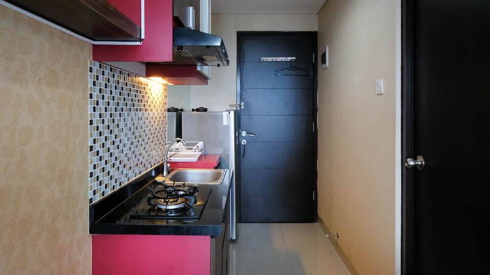 Сурабая: Strategic And Cozy Living Studio At Tamansari Papilio Apartment