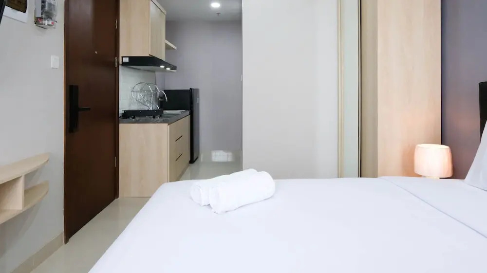 Сурабая: Best Choice And Nice Studio Apartment At Grand Dharmahusada Lagoon