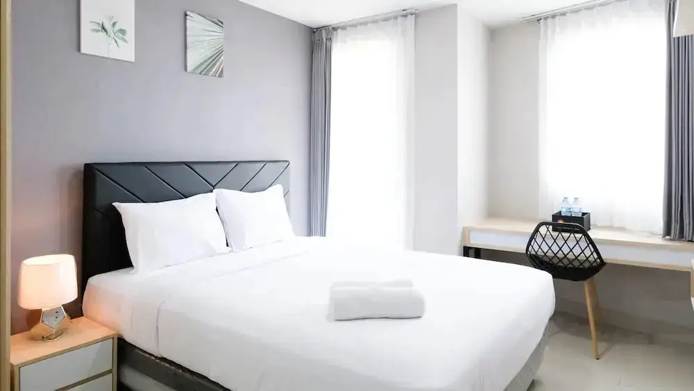 Сурабая: Best Choice And Nice Studio Apartment At Grand Dharmahusada Lagoon