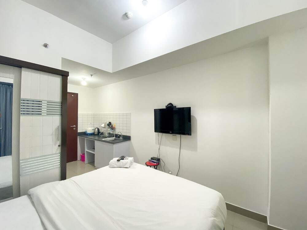 Бекаси: Restful And Tidy Studio Sayana Bekasi Apartment