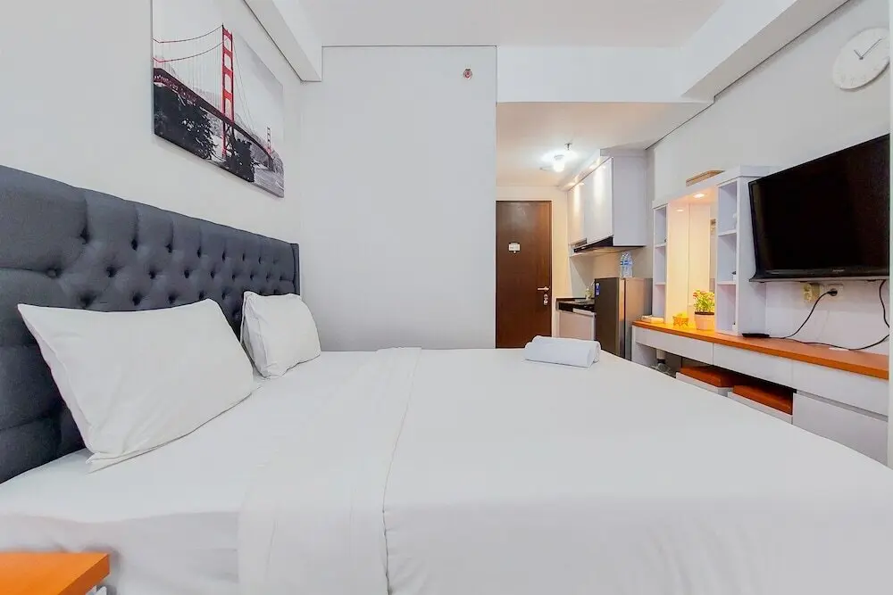 Южный Тангеранг: Modern Look And Cozy Studio At Transpark Bintaro Apartment