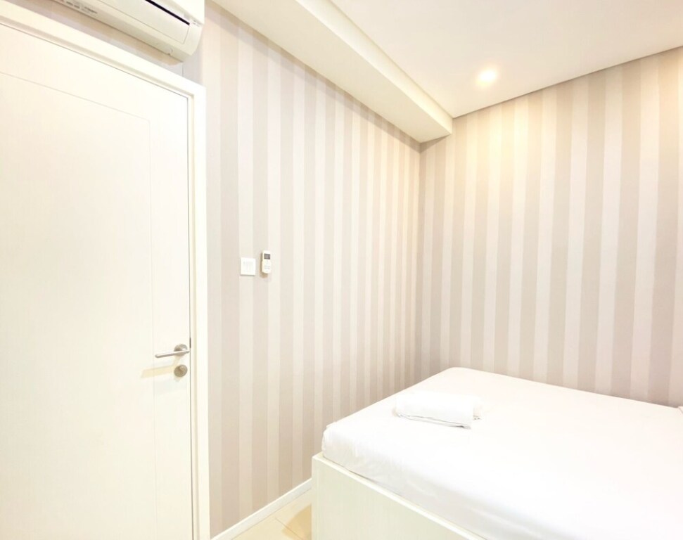 Бандунг: Spacious And Minimalist 2Br Apartment At Parahyangan Residence
