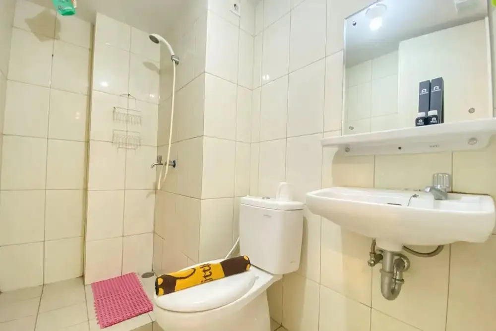 Бекаси: Best Homey And Nice 2Br At Springalake Summarecon Bekasi Apartment