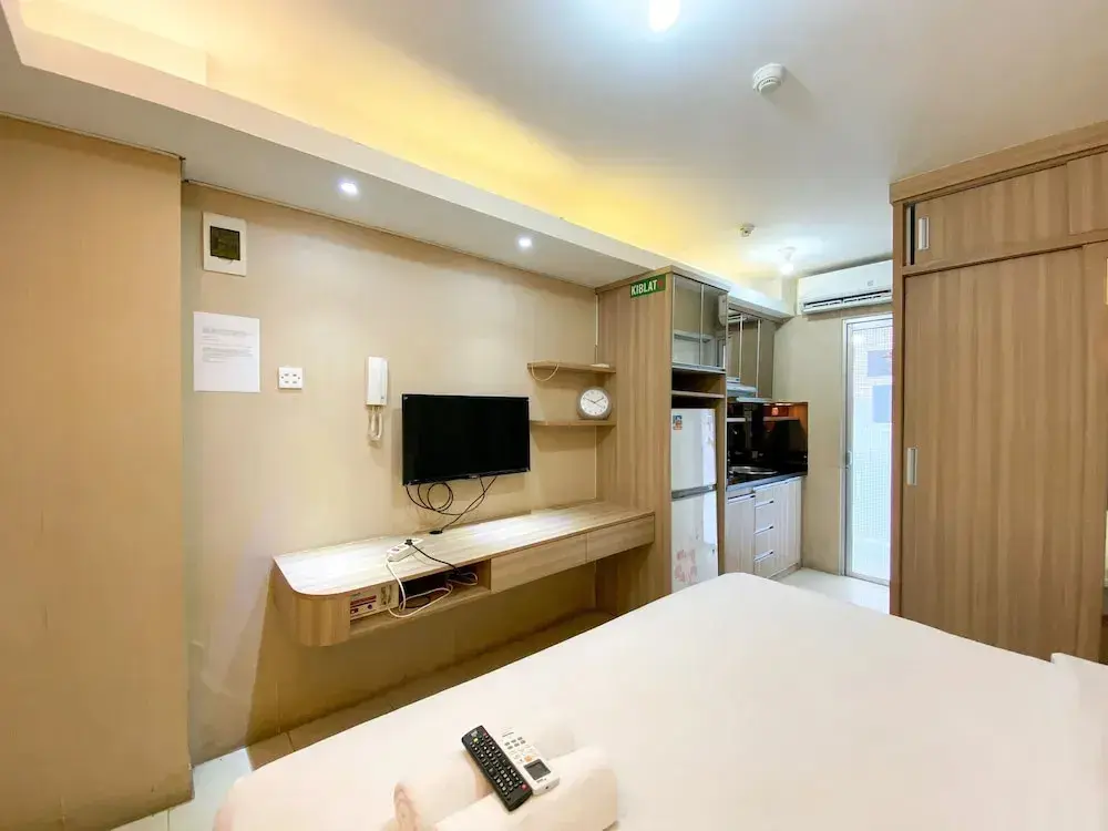 Джакарта: Cozy And Comfy Studio At Bassura City Apartment