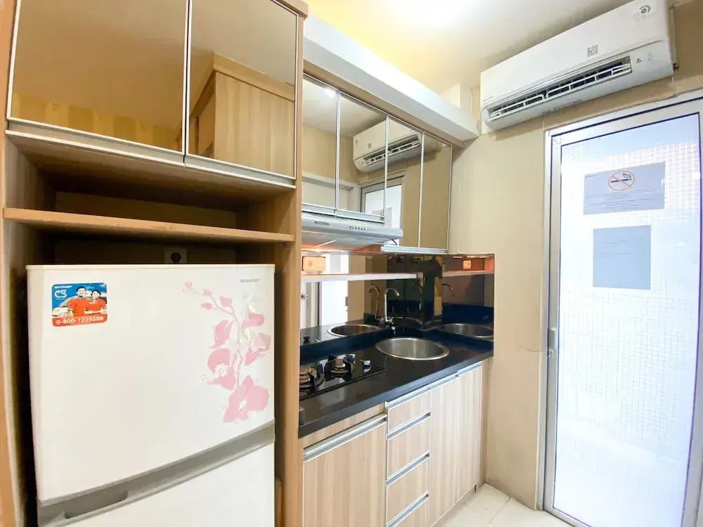 Джакарта: Cozy And Comfy Studio At Bassura City Apartment