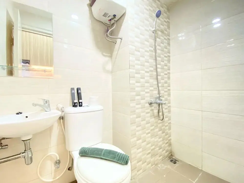 Бандунг: Homey Studio Room At Grand Asia Afrika Apartment
