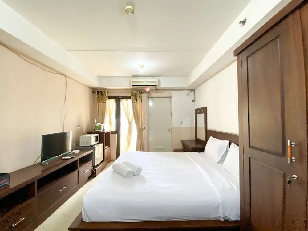 Чикаранг: Cozy Studio (No Kitchen) At 1St Floor Metropark Condominium Jabebeka Apartment