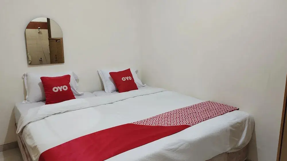 Сурабая: OYO 90870 C16 Siwalankerto Syariah
