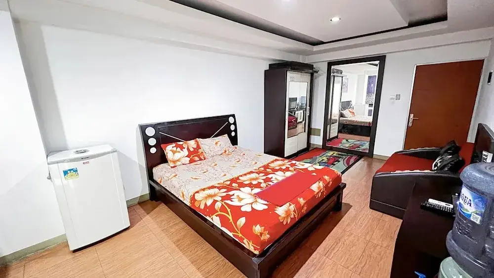 Джакарта: Smile Room at Cibubur Village Apartment