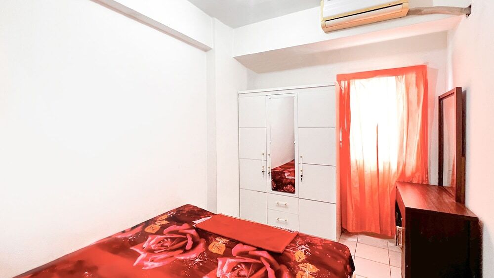 Джакарта: Smile Room at Cibubur Village Apartment