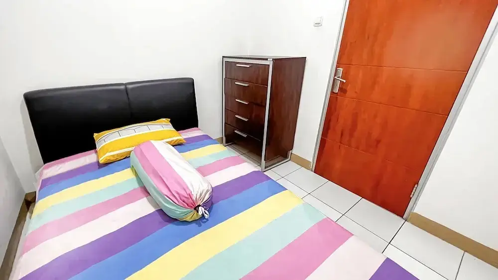 Джакарта: Smile Room at Cibubur Village Apartment