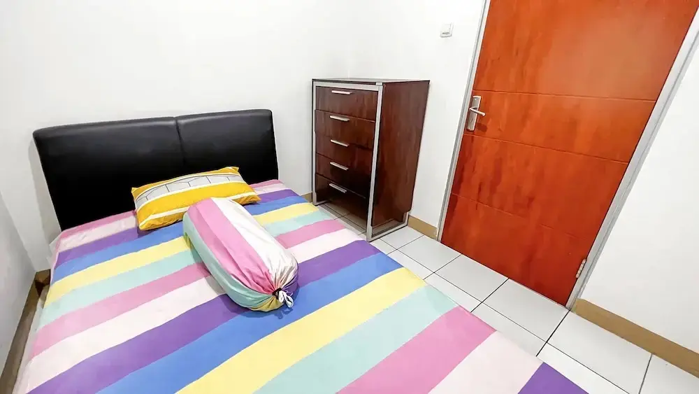Джакарта: Smile Room at Cibubur Village Apartment