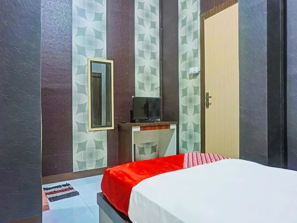 Бинаму: Collection O 91488 Hotel Lingkarsut Jeneponto Near Patung kuda, Jeneponto