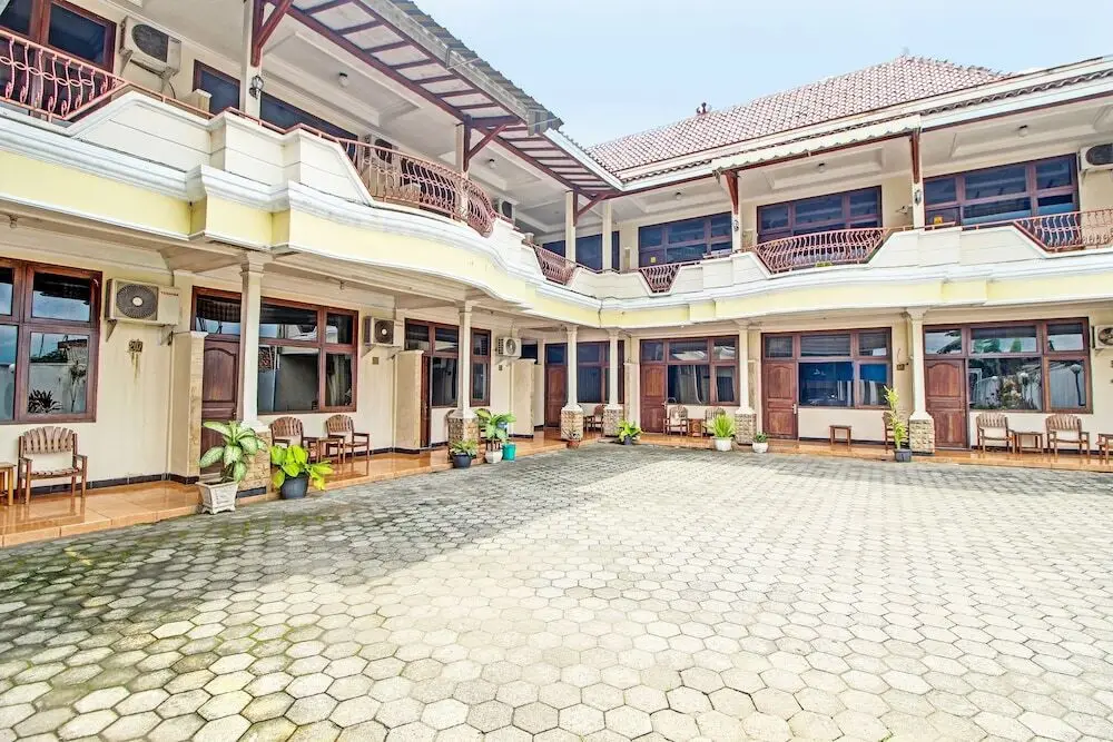 Collection O 92242 Hotel Tanjung Emas — фото 1