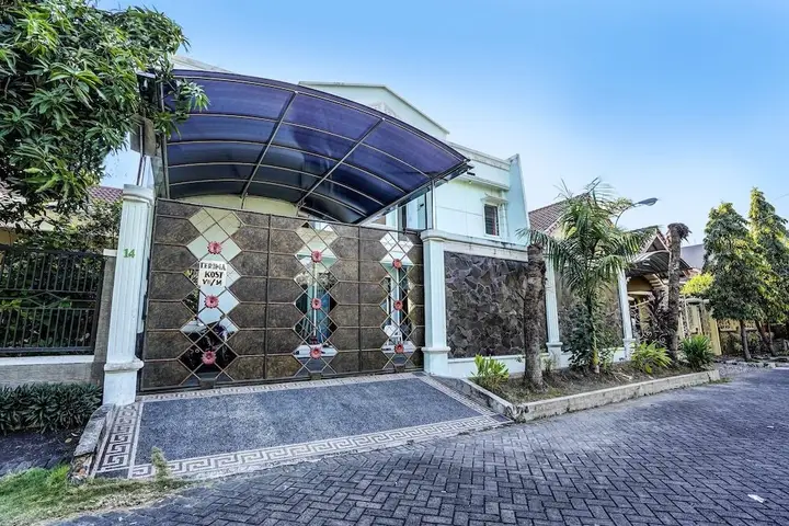 Сурабая: Spot On 91524 Victory Homestay Syariah