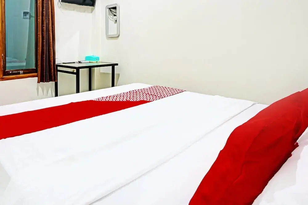 Мадиун: OYO 92007 Mutiara Serayu Syariah