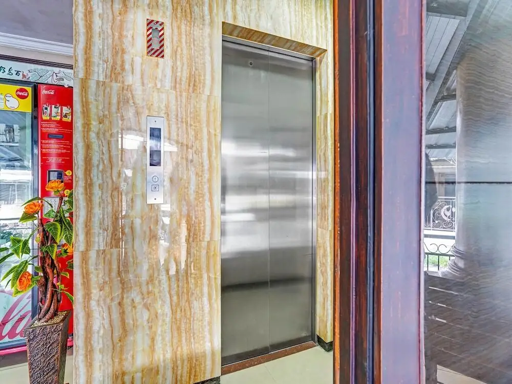 Сурабая: OYO Flagship 90899 Comfitel Siwalankerto