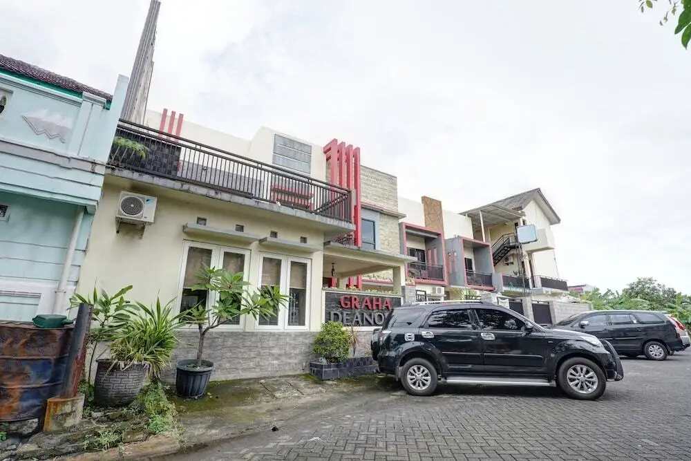 Сурабая: OYO 90801 Deanofaa Residence Syariah
