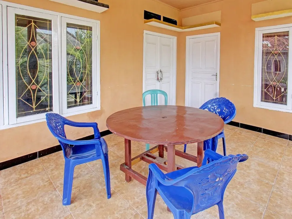Jerowaru: OYO 92197 Zahira Homestay Near Ekas Surf School and Service