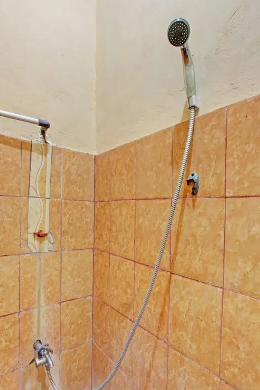 Jerowaru: OYO 92197 Zahira Homestay Near Ekas Surf School and Service