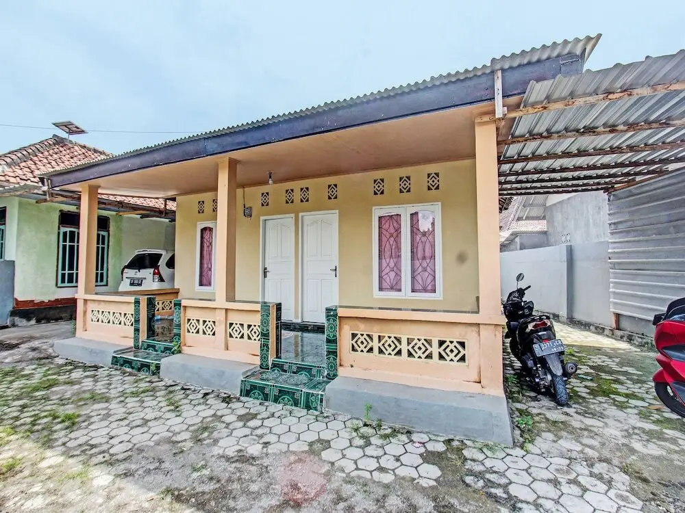 Jerowaru: OYO 92197 Zahira Homestay Near Ekas Surf School and Service