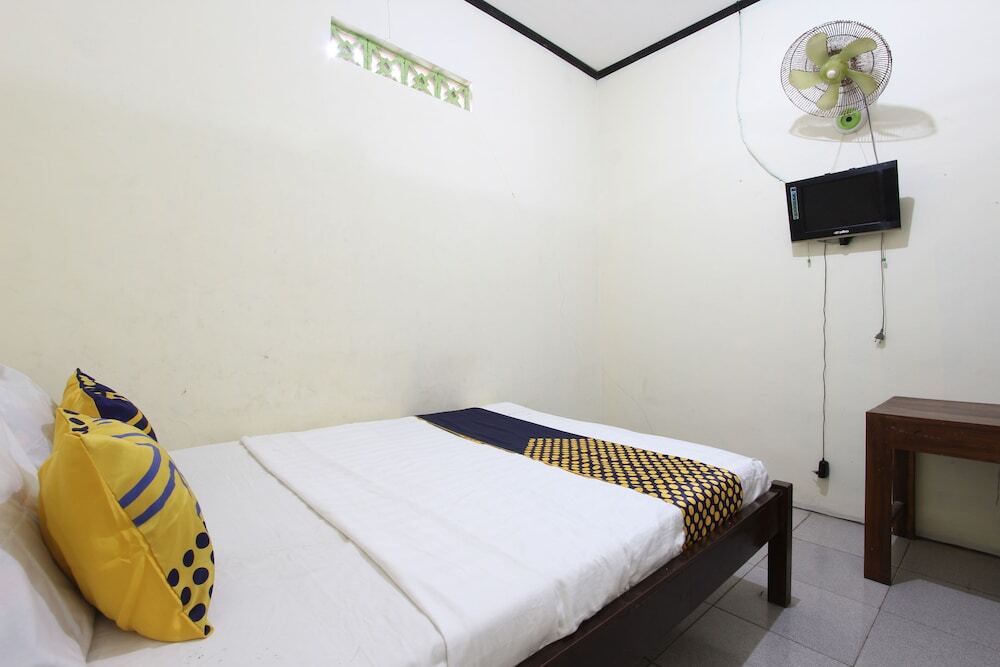 Макассар: OYO 92231 Penginapan Tanjung Alang Syariah