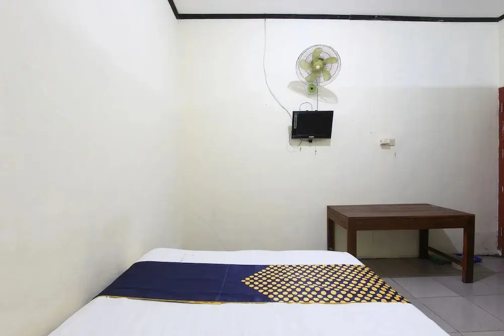 Макассар: OYO 92231 Penginapan Tanjung Alang Syariah