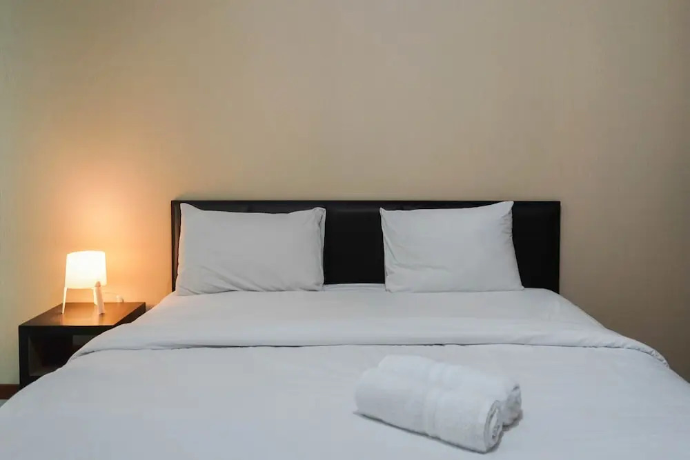 Джакарта: Sea View 2br Apartment at Green Bay Condominium