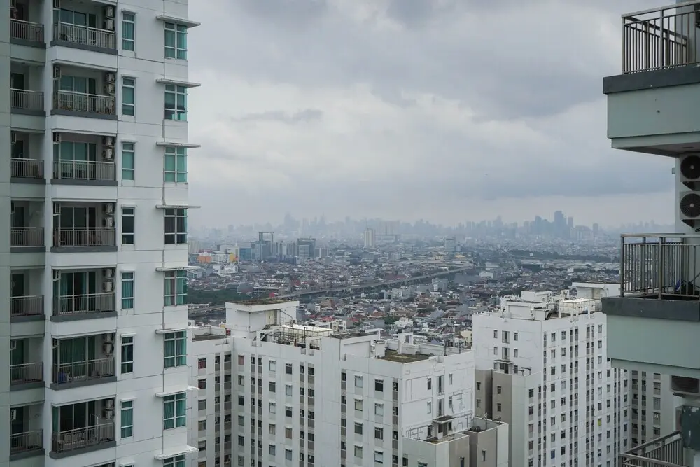 Джакарта: Sea View 2br Apartment at Green Bay Condominium