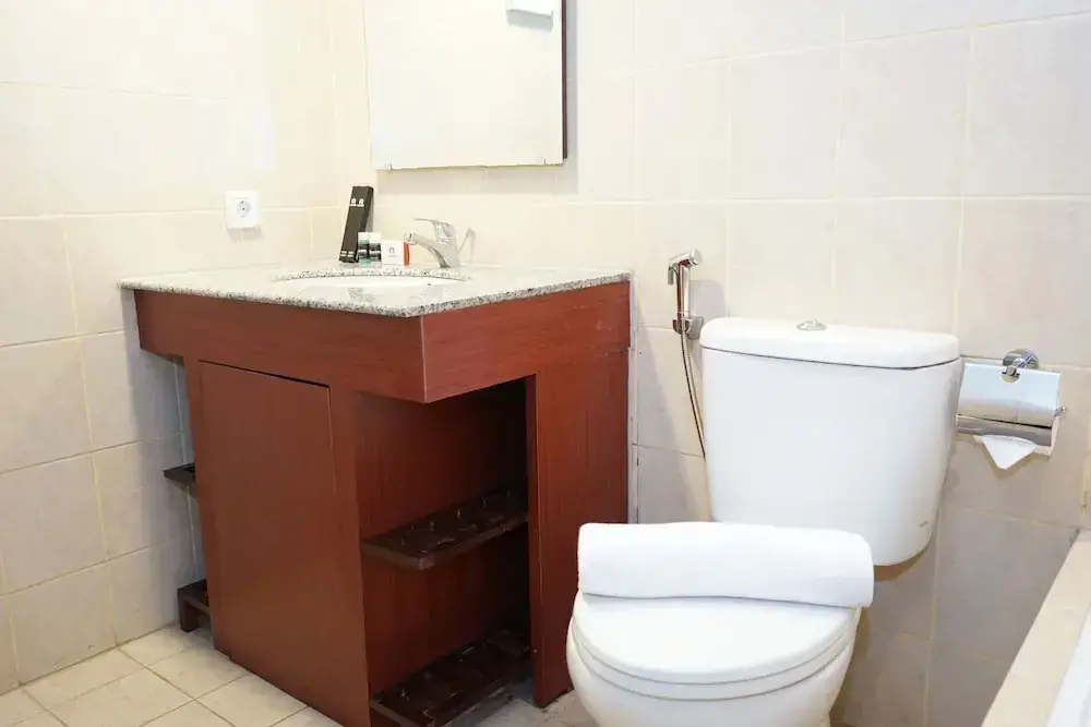 Джакарта: Comfy 1BR Queen Bed Ancol Marina Apartment near Dufan
