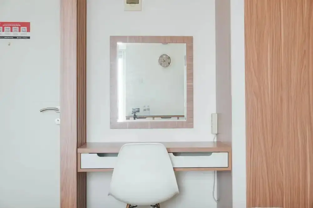 Джакарта: Comfort Studio Room At Bassura City Apartment